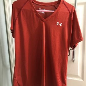 Under Armour Women’s Athletic V-next shirt